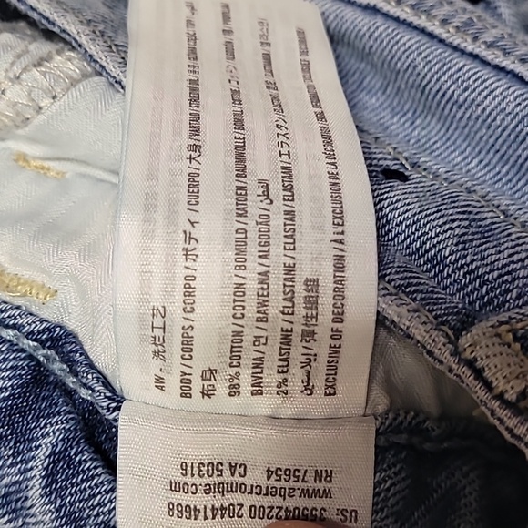 FLAWED! Hollister Curvy Ultra High Rise Mom Denim Jeans Size 5R / W27L27 - Picture 11 of 12